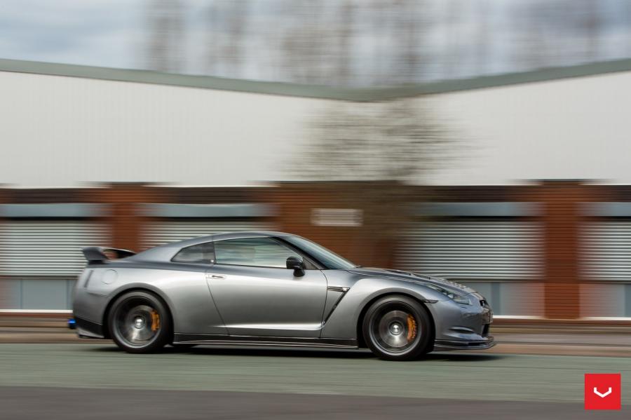  Nissan GT-R on Vossen Wheels (VFS6) 2016 года  (UK) (фото 28 из 29)